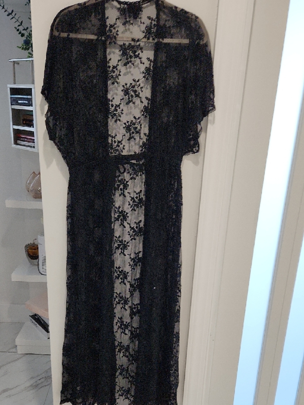 torrid Black Floral Sheer Lace Robe - Picture 9 of 11
